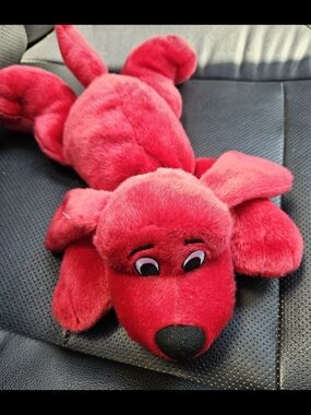 CLIFFORD THE BIG RED DOG BEANIE